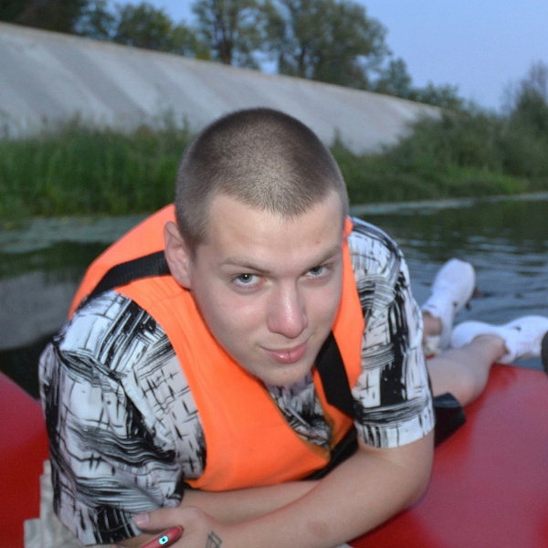 Олег Анучин