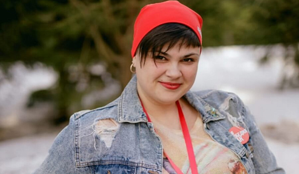 «Надо радоваться каждому дню»: История девушки, которая победила рак и помогает другим пациентам поверить в свои силы