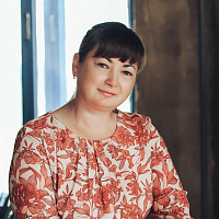 Елена Путилова