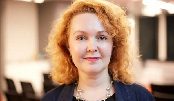 Леди в красном